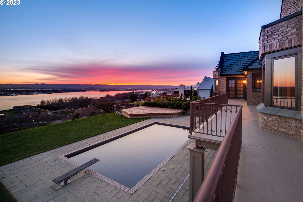 Best View on the Bluff
